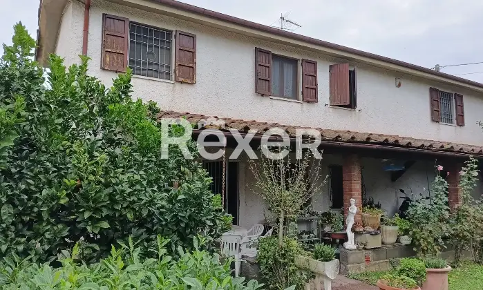 Rexer-Pietrasanta-Casa-singola-su-due-livelli-con-resede-esclusiva-porticato-e-box-auto-Altro