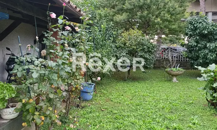 Rexer-Pietrasanta-Casa-singola-su-due-livelli-con-resede-esclusiva-porticato-e-box-auto-Altro