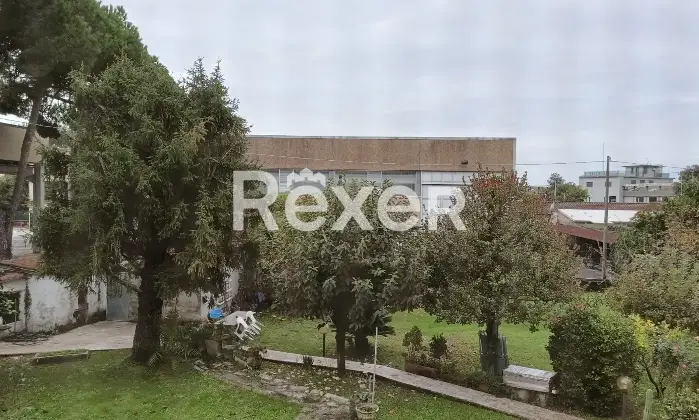 Rexer-Pietrasanta-Casa-singola-su-due-livelli-con-resede-esclusiva-porticato-e-box-auto-Altro