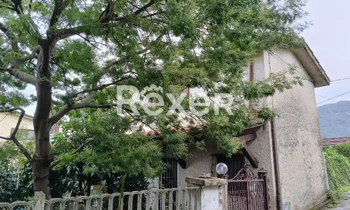 Rexer-Pietrasanta-Casa-singola-su-due-livelli-con-resede-esclusiva-porticato-e-box-auto-Altro