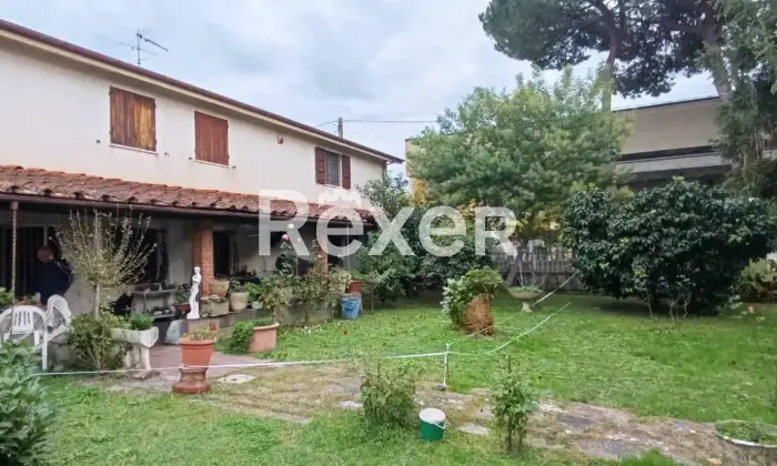 Rexer-Pietrasanta-Casa-singola-su-due-livelli-con-resede-esclusiva-porticato-e-box-auto-Altro