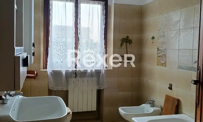 Rexer-Pietrasanta-Casa-singola-su-due-livelli-con-resede-esclusiva-porticato-e-box-auto-Altro