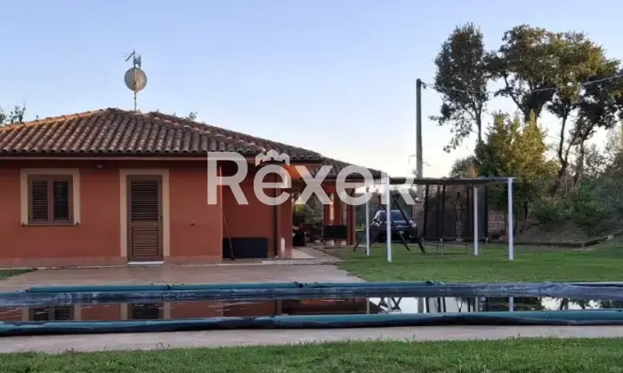 Rexer-Fabrica-di-Roma-Villa-singola-con-piscina-e-ampio-giardino-Altro