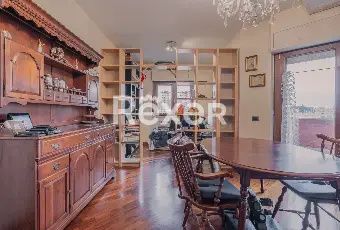 Rexer-Roma-Ampio-appartamento-in-buono-stato-Altro