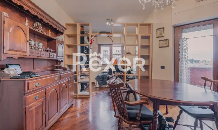 Rexer-Roma-Ampio-appartamento-in-buono-stato-Altro