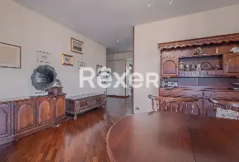 Rexer-Roma-Ampio-appartamento-in-buono-stato-Altro