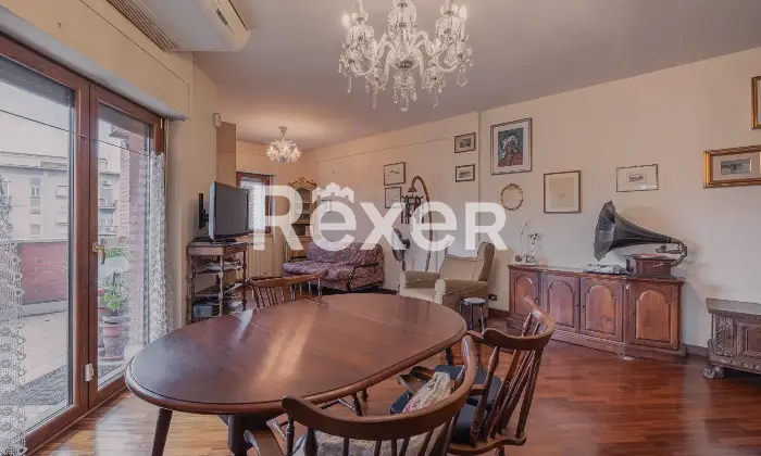 Rexer-Roma-Ampio-appartamento-in-buono-stato-Altro