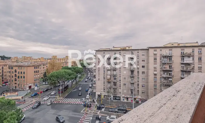 Rexer-Roma-Ampio-appartamento-in-buono-stato-Altro