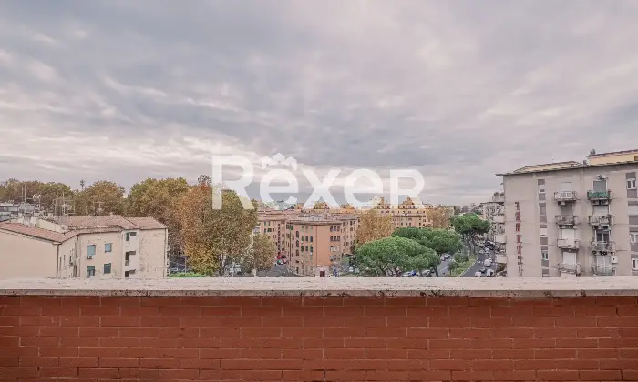 Rexer-Roma-Ampio-appartamento-in-buono-stato-Altro