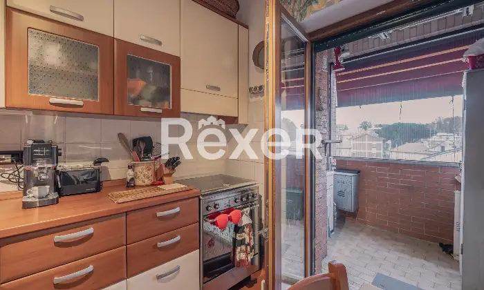 Rexer-Roma-Ampio-appartamento-in-buono-stato-Altro