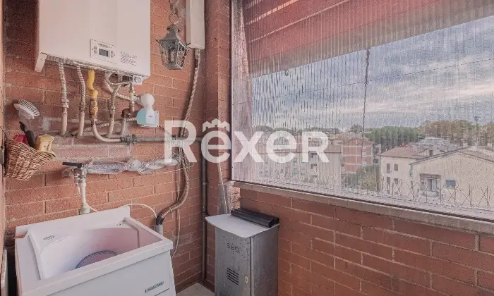 Rexer-Roma-Ampio-appartamento-in-buono-stato-Altro