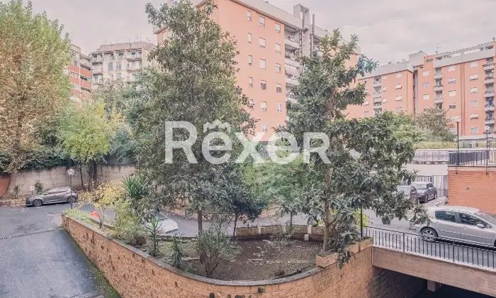 Rexer-Roma-Ampio-appartamento-in-buono-stato-Altro