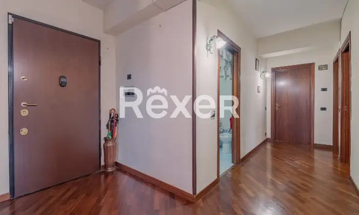 Rexer-Roma-Ampio-appartamento-in-buono-stato-Altro