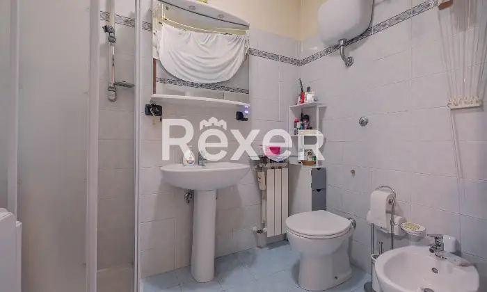 Rexer-Roma-Ampio-appartamento-in-buono-stato-Altro