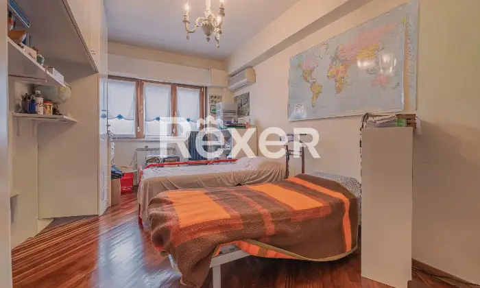 Rexer-Roma-Ampio-appartamento-in-buono-stato-Altro