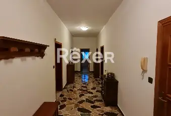 Rexer-Zandobbio-Appartamento-di-m-al-primo-piano-in-Via-Rivi-Zandobbio-Altro