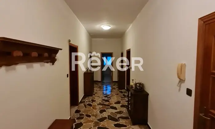 Rexer-Zandobbio-Appartamento-di-m-al-primo-piano-in-Via-Rivi-Zandobbio-Altro