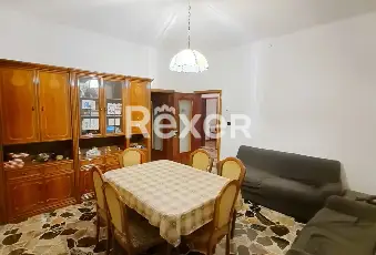 Rexer-Zandobbio-Appartamento-di-m-al-primo-piano-in-Via-Rivi-Zandobbio-Altro