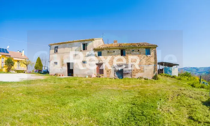 Rexer-Corinaldo-casale-panoramico-da-ristrutturare-Terrazzo