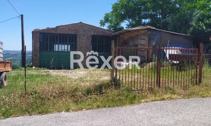 Rexer-Corinaldo-villetta-singola-da-realizzare-su-capannone-esistente-Giardino