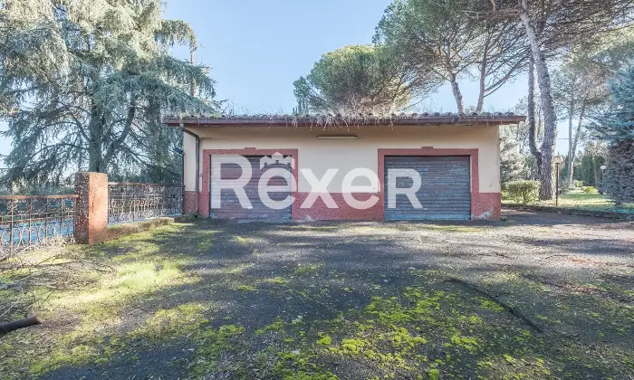 Rexer-Zagarolo-Villa-di-pregio-su-tre-livelli-con-piscina-e-terreno-Altro