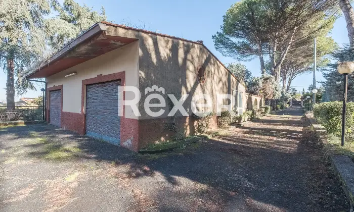 Rexer-Zagarolo-Villa-di-pregio-su-tre-livelli-con-piscina-e-terreno-Altro