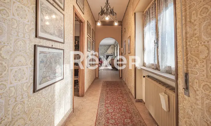 Rexer-Zagarolo-Villa-di-pregio-su-tre-livelli-con-piscina-e-terreno-Altro