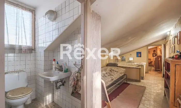 Rexer-Zagarolo-Villa-di-pregio-su-tre-livelli-con-piscina-e-terreno-Altro