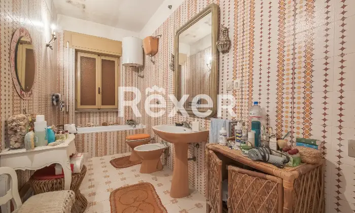 Rexer-Zagarolo-Villa-di-pregio-su-tre-livelli-con-piscina-e-terreno-Altro