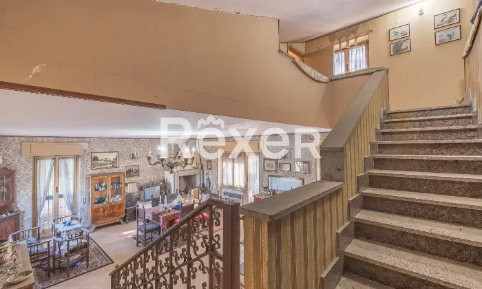 Rexer-Zagarolo-Villa-di-pregio-su-tre-livelli-con-piscina-e-terreno-Altro