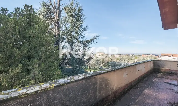Rexer-Zagarolo-Villa-di-pregio-su-tre-livelli-con-piscina-e-terreno-Altro