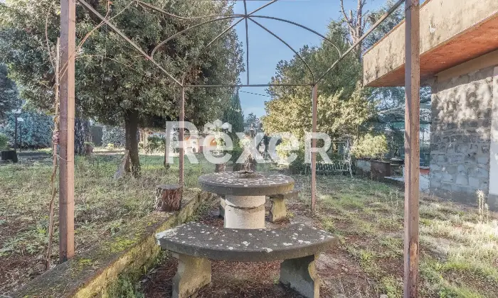 Rexer-Zagarolo-Villa-di-pregio-su-tre-livelli-con-piscina-e-terreno-Altro