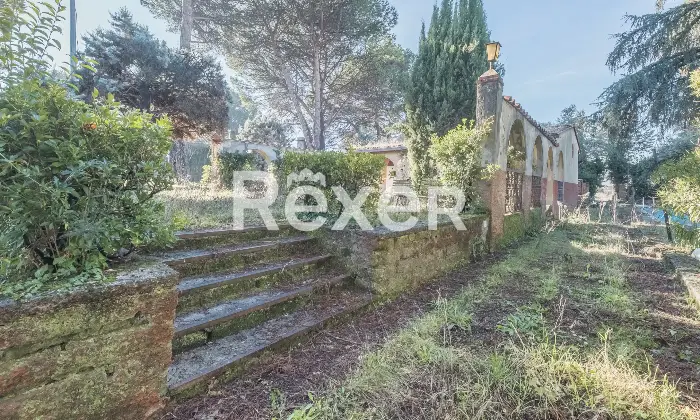 Rexer-Zagarolo-Villa-di-pregio-su-tre-livelli-con-piscina-e-terreno-Altro