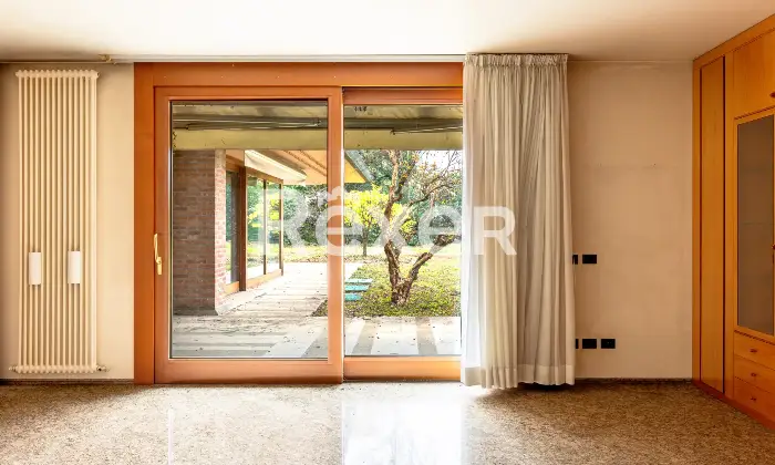 Rexer-Montebelluna-Prestigiosa-villa-con-ampio-parco-privato-Altro