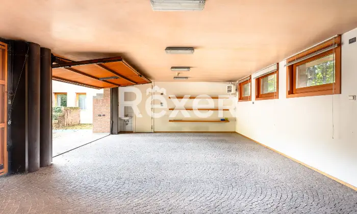 Rexer-Montebelluna-Prestigiosa-villa-con-ampio-parco-privato-Altro