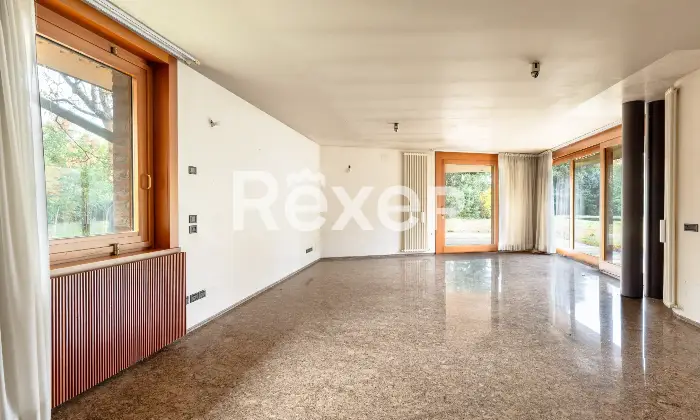 Rexer-Montebelluna-Prestigiosa-villa-con-ampio-parco-privato-Altro