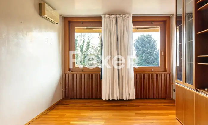 Rexer-Montebelluna-Prestigiosa-villa-con-ampio-parco-privato-Altro