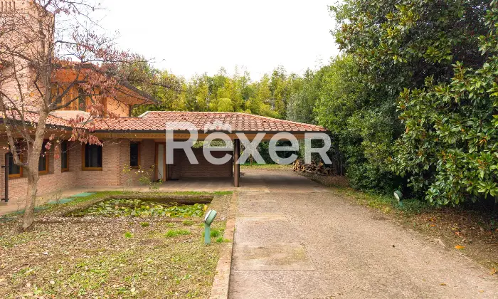 Rexer-Montebelluna-Prestigiosa-villa-con-ampio-parco-privato-Altro