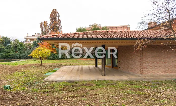 Rexer-Montebelluna-Prestigiosa-villa-con-ampio-parco-privato-Altro