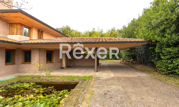 Rexer-Montebelluna-Prestigiosa-villa-con-ampio-parco-privato-Altro