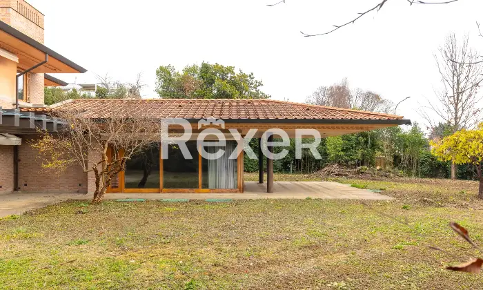 Rexer-Montebelluna-Prestigiosa-villa-con-ampio-parco-privato-Altro