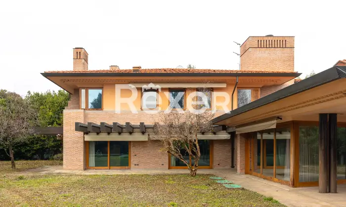 Rexer-Montebelluna-Prestigiosa-villa-con-ampio-parco-privato-Altro