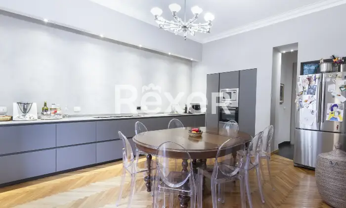 Rexer-Torino-Elegante-Appartamento-Ristrutturato-Altro