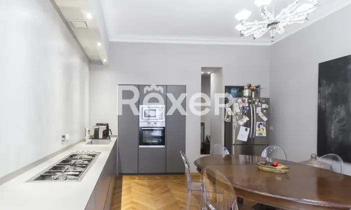 Rexer-Torino-Elegante-Appartamento-Ristrutturato-Altro