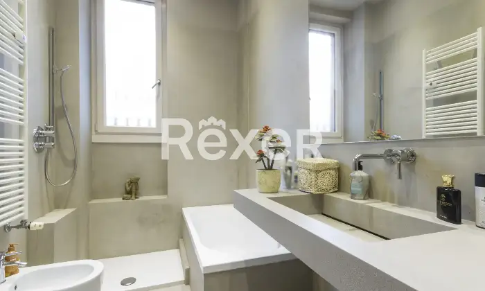 Rexer-Torino-Elegante-Appartamento-Ristrutturato-Altro