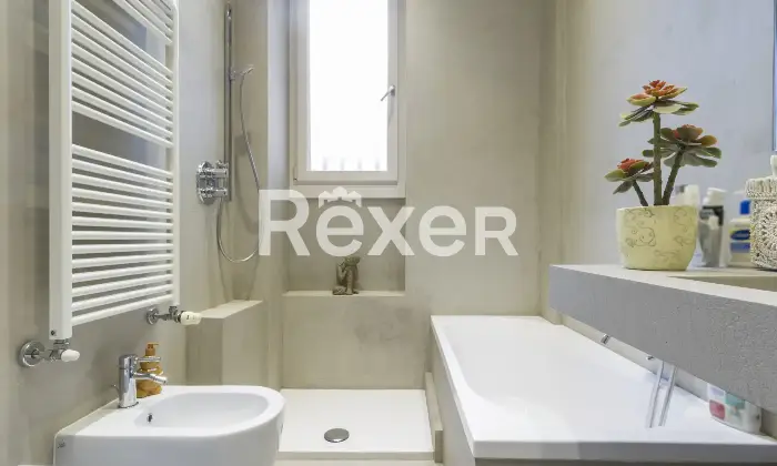 Rexer-Torino-Elegante-Appartamento-Ristrutturato-Altro