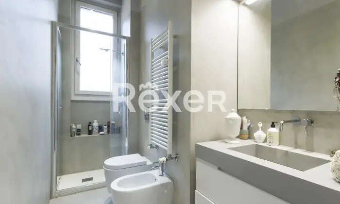 Rexer-Torino-Elegante-Appartamento-Ristrutturato-Altro