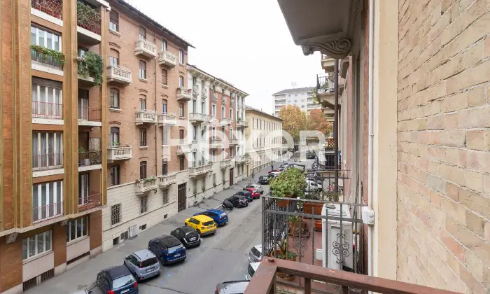 Rexer-Torino-Elegante-Appartamento-Ristrutturato-Altro