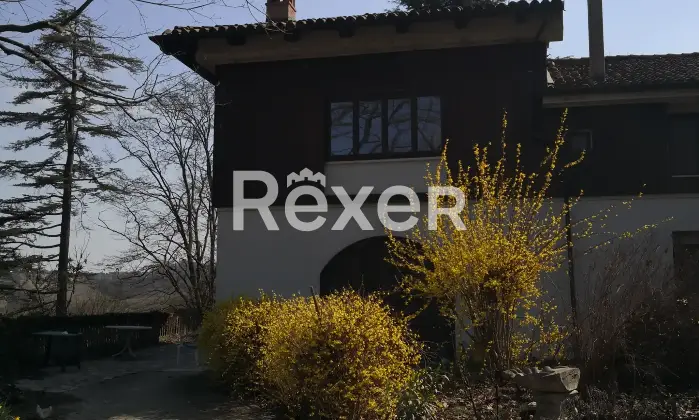 Rexer-San-Damiano-dAsti-Farmhouse-in-San-Damiano-dAsti-Terrazzo