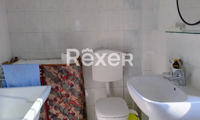 Rexer-San-Damiano-dAsti-Farmhouse-in-San-Damiano-dAsti-Bagno